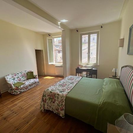 Apartament L'Attico Del 1600 In Centro Perugia Zewnętrze zdjęcie